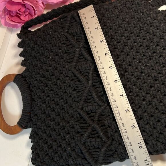 NWOT Danielle Nicole purse crochet fringe black crossbody hand bag wood handles - Picture 7 of 7